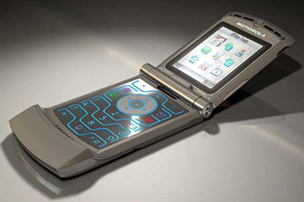 Motorola Razr живет и поет в наших сердцах